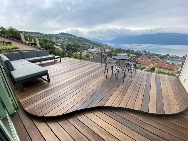 LUTRY - villa triplex avec vue panoramique du lac